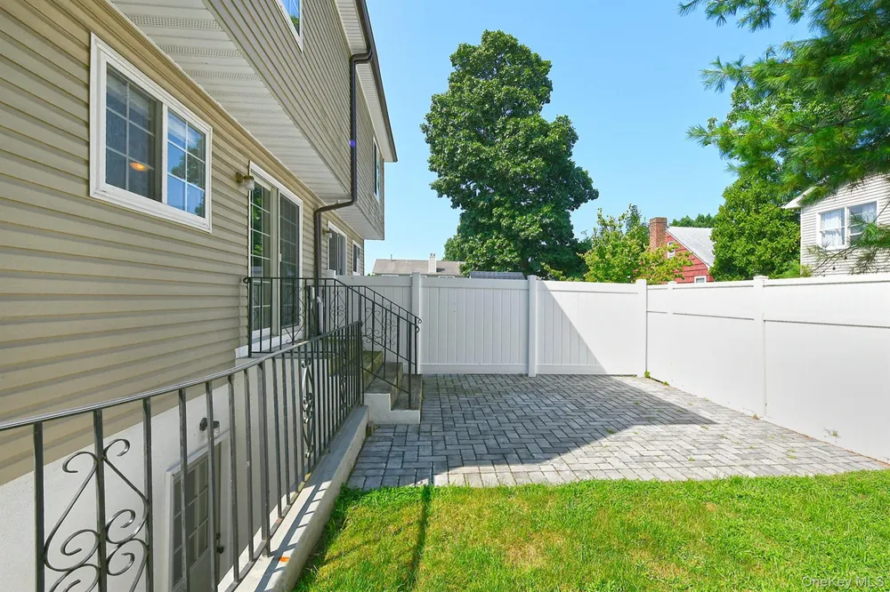 39 Nesaquake Avenue #A Port Washington, NY 11050