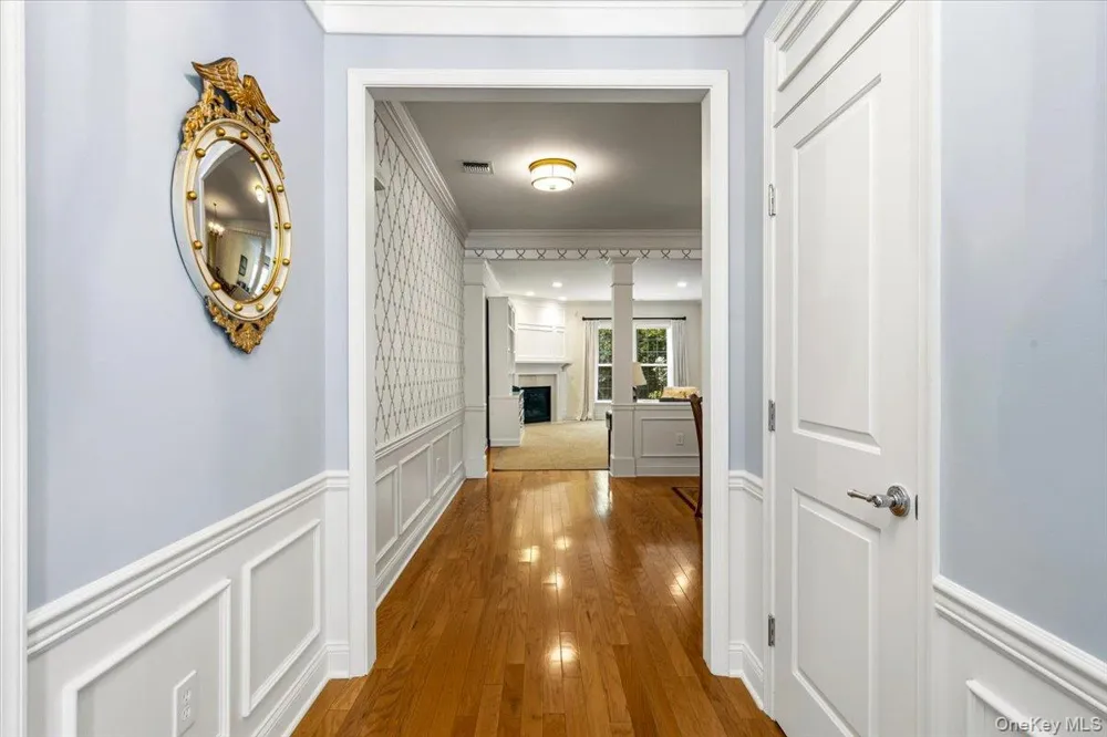 179 Carly Lane Westhampton, NY 11977