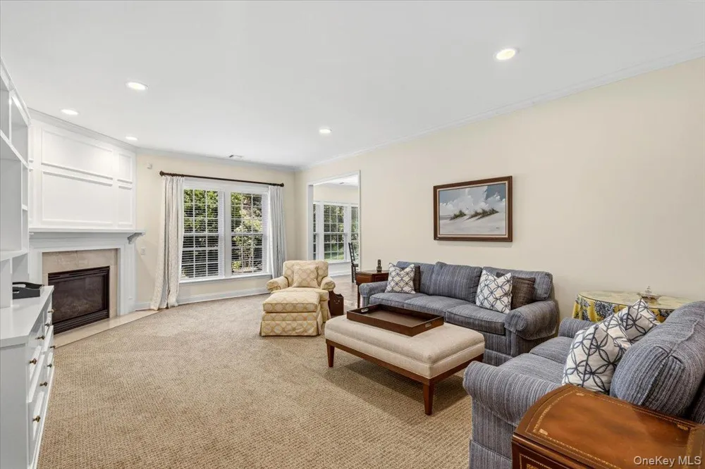 179 Carly Lane Westhampton, NY 11977