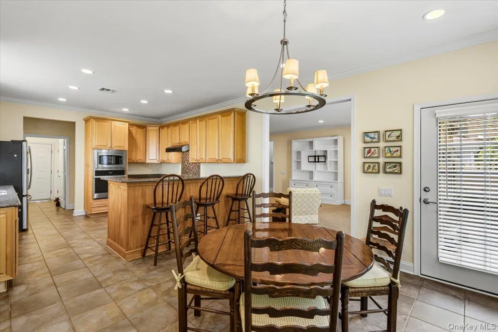 179 Carly Lane Westhampton, NY 11977