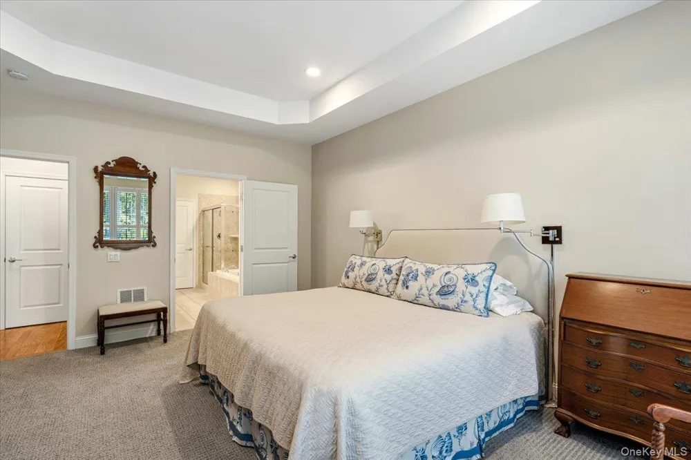 179 Carly Lane Westhampton, NY 11977