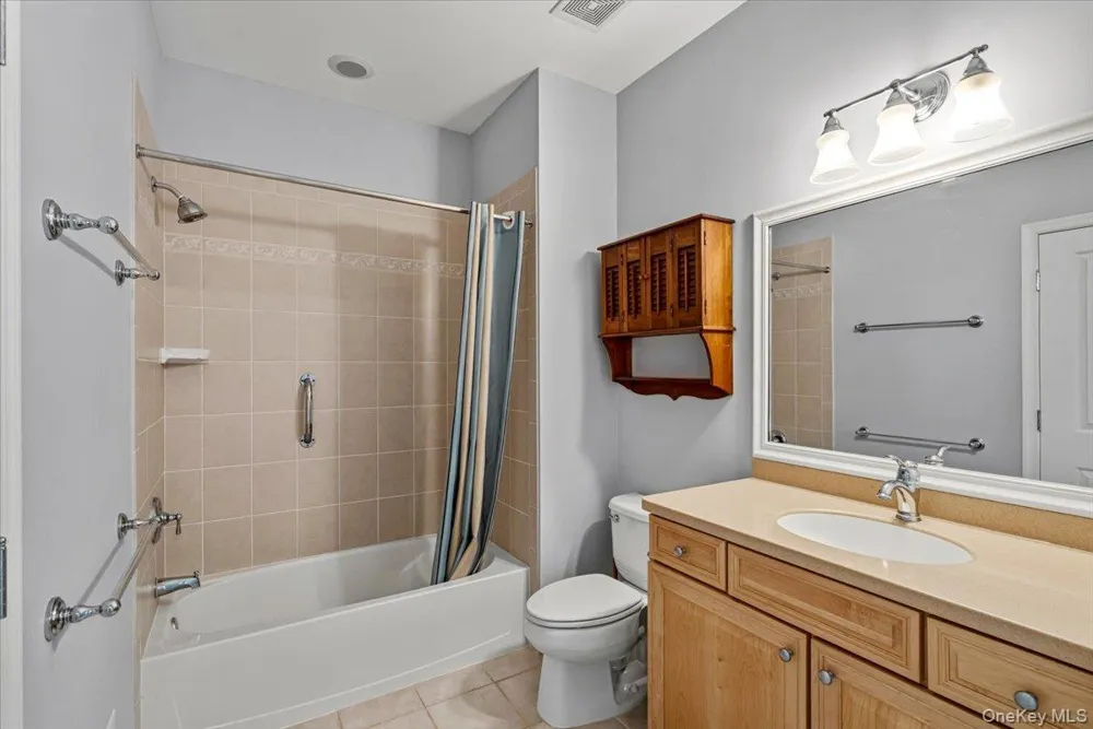 179 Carly Lane Westhampton, NY 11977