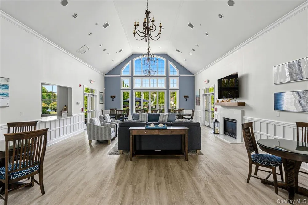 179 Carly Lane Westhampton, NY 11977