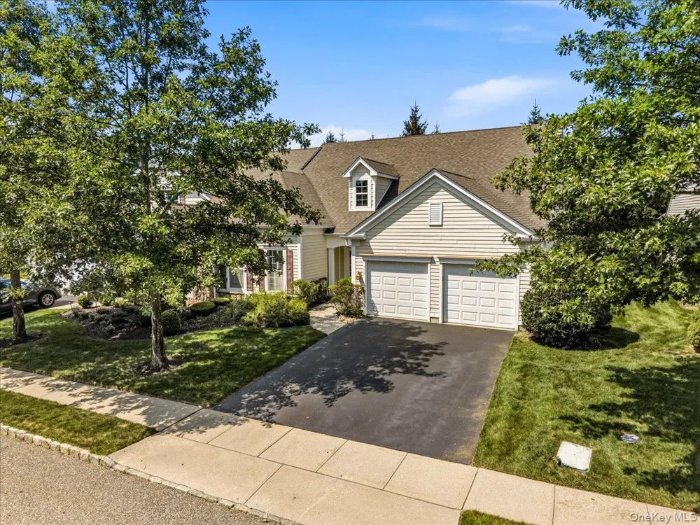 179 Carly Lane Westhampton, NY 11977