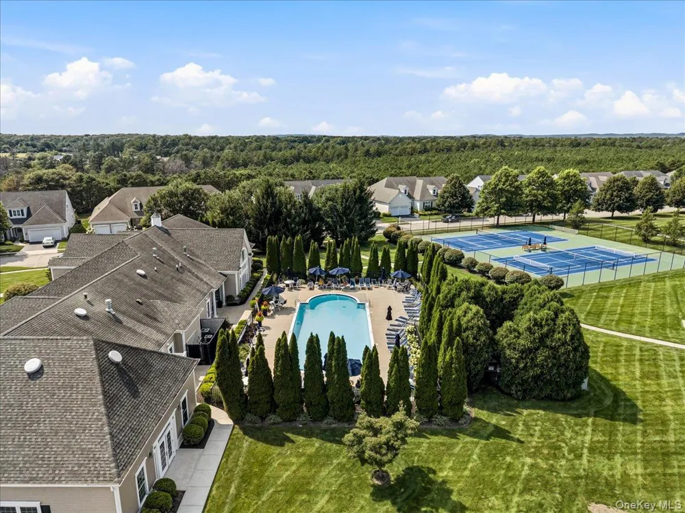 179 Carly Lane Westhampton, NY 11977