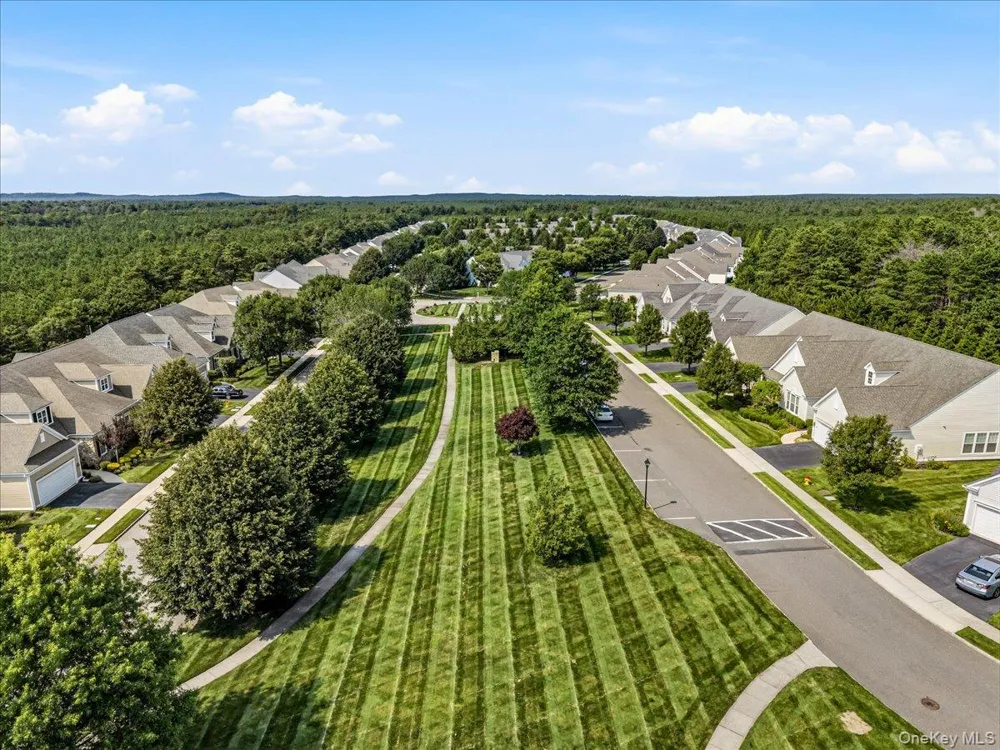 179 Carly Lane Westhampton, NY 11977