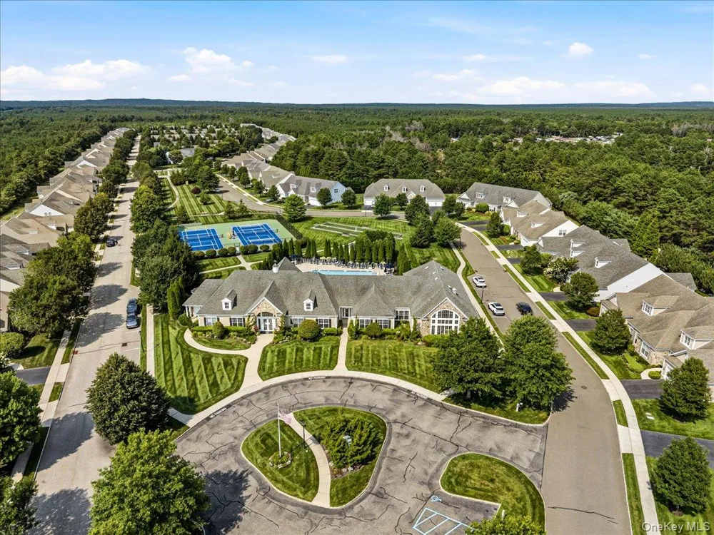 179 Carly Lane Westhampton, NY 11977