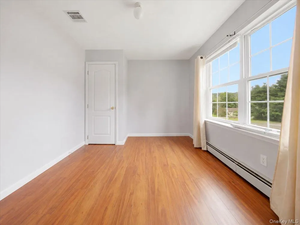 977 Mt Hope Road Middletown, NY 10940