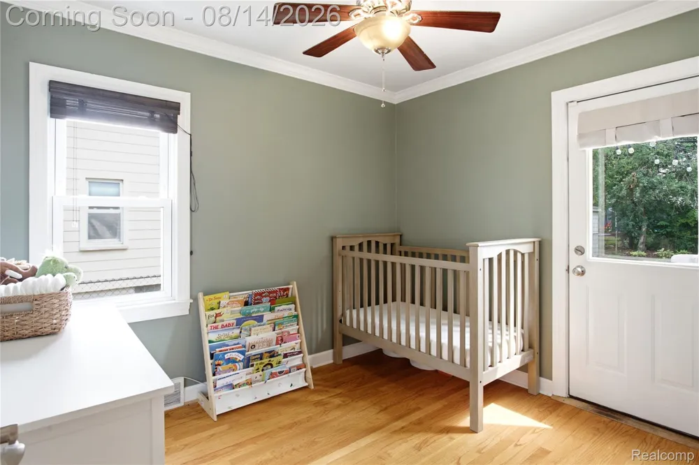 2060 Royal Avenue Berkley City, MI 48072