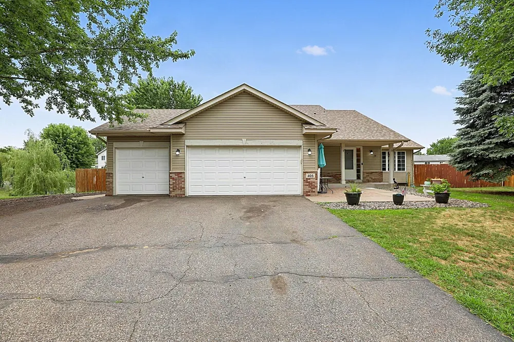 405 12th Avenue NW Isanti, MN 55040