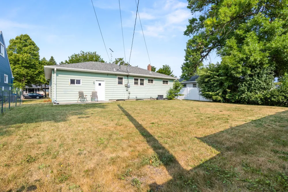 1236 15 1/2 STREET Moorhead, MN 56560