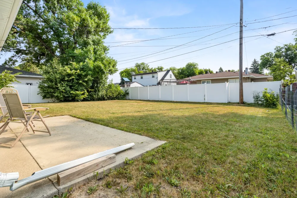 1236 15 1/2 STREET Moorhead, MN 56560