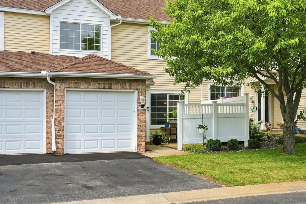 11412 Elmwood Avenue Champlin, MN 55316