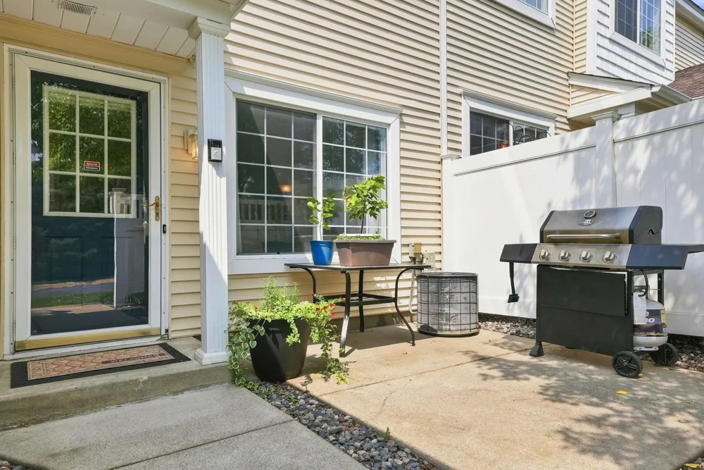 11412 Elmwood Avenue Champlin, MN 55316