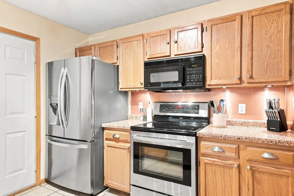 11412 Elmwood Avenue Champlin, MN 55316