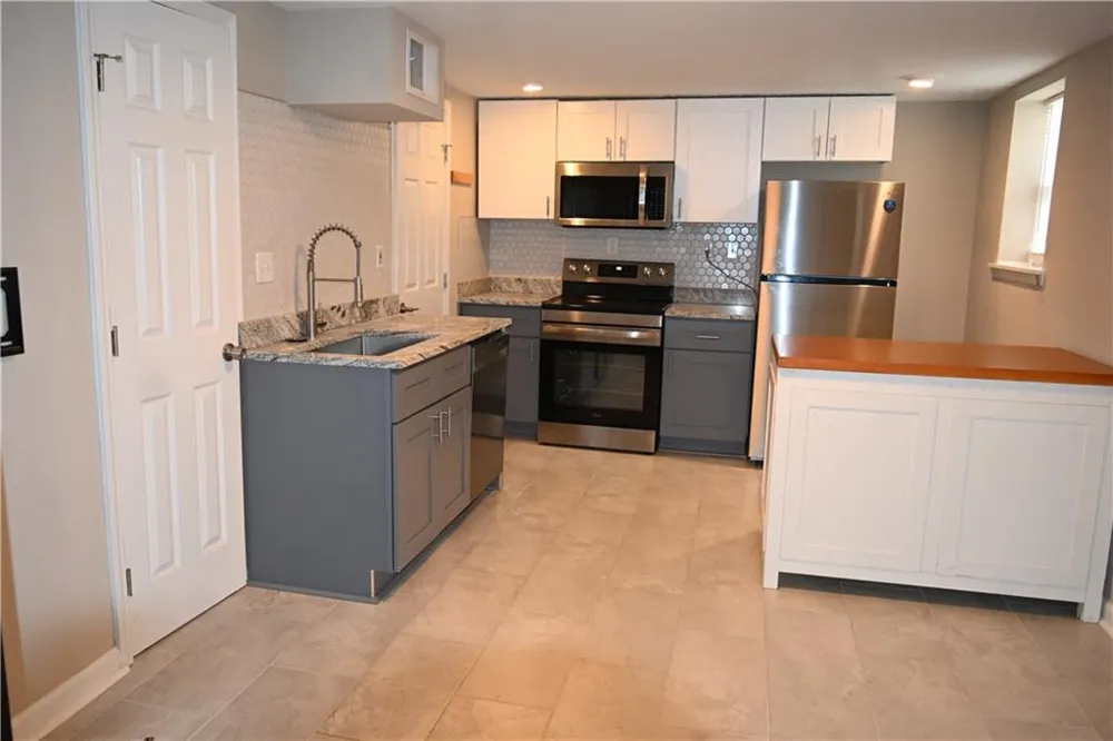 1923 Thompson Avenue ##2 East Point, GA 30344