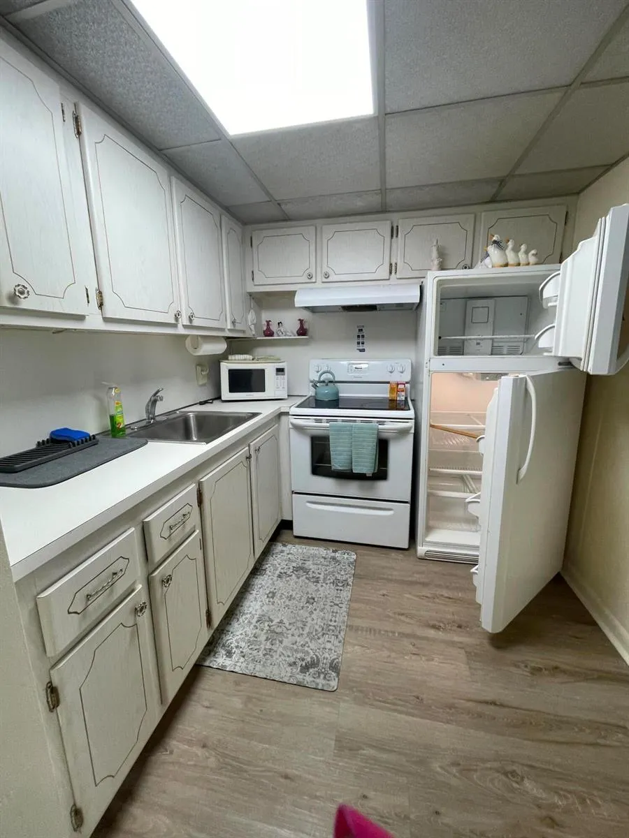 147 MARKHAM G #147 Deerfield Beach, FL 33442