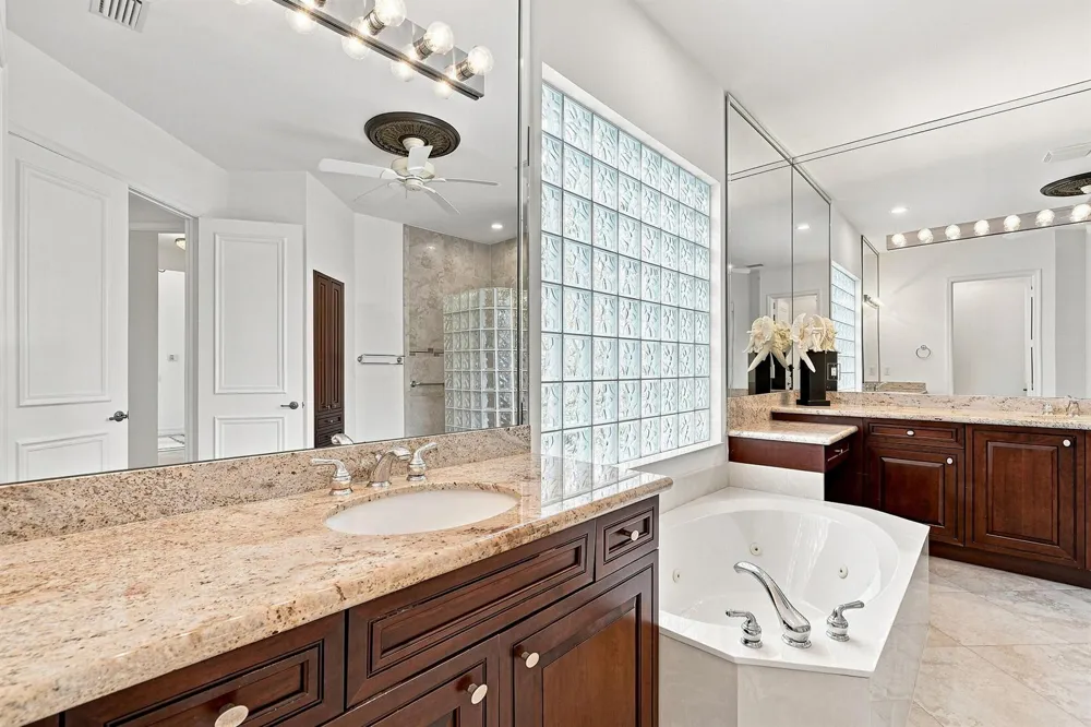 10684 Whitewind Circle Boynton Beach, FL 33473