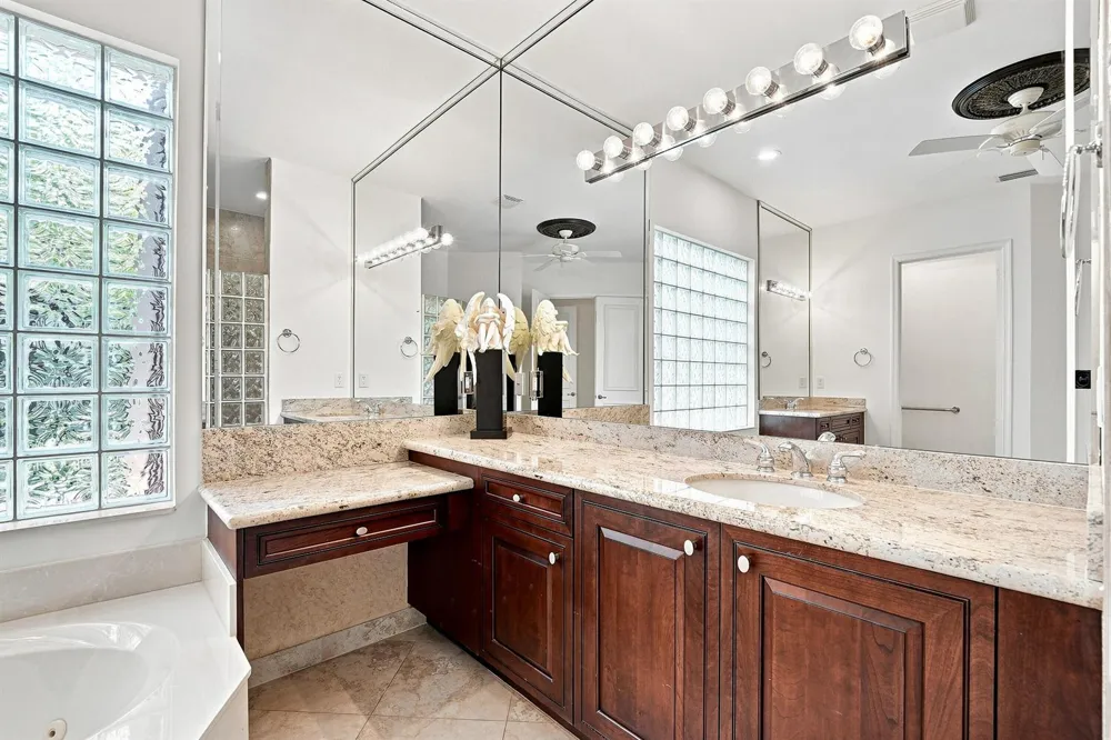 10684 Whitewind Circle Boynton Beach, FL 33473