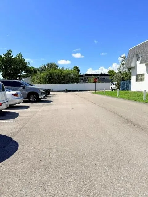 4044 SW 67th Terrace #7 Davie, FL 33314