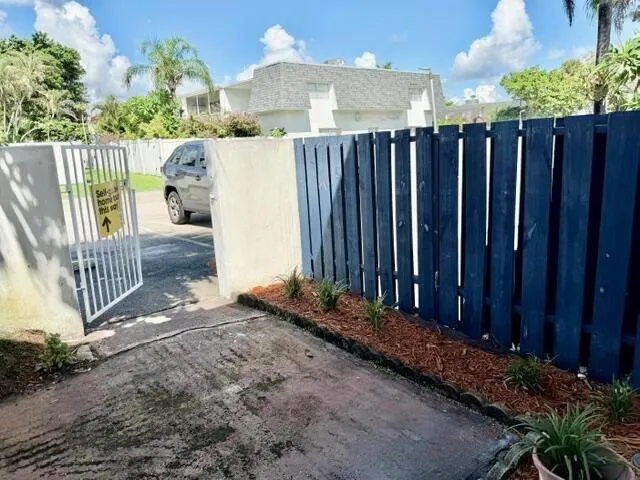 4044 SW 67th Terrace #7 Davie, FL 33314