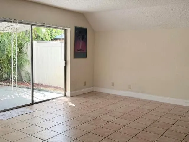 4044 SW 67th Terrace #7 Davie, FL 33314