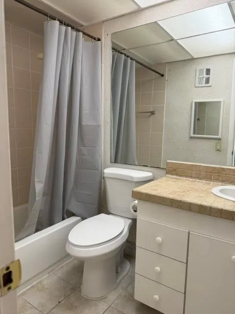 4044 SW 67th Terrace #7 Davie, FL 33314
