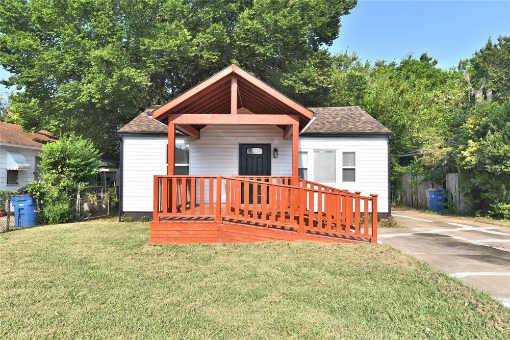2128 Saint Louis Avenue Tulsa, OK 74106