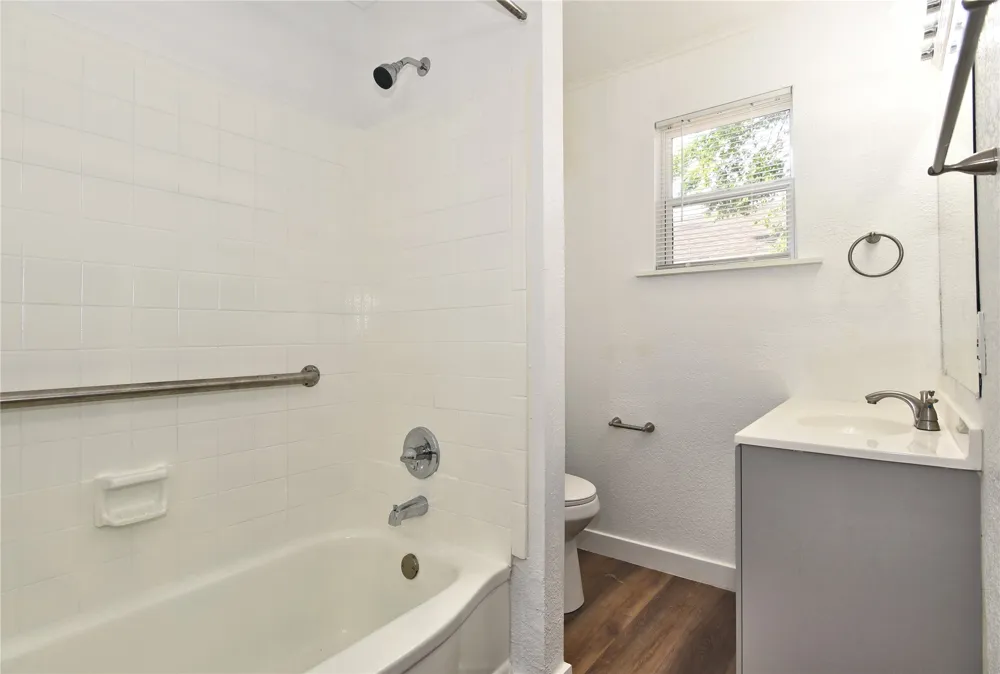 2128 Saint Louis Avenue Tulsa, OK 74106
