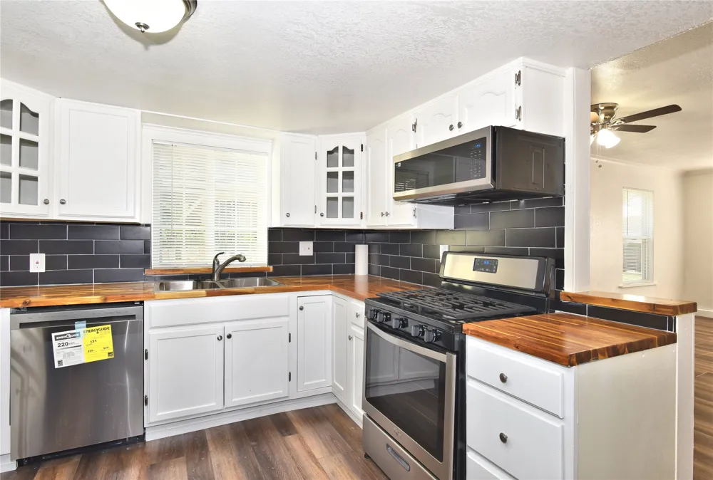 2128 Saint Louis Avenue Tulsa, OK 74106