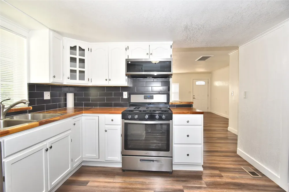 2128 Saint Louis Avenue Tulsa, OK 74106