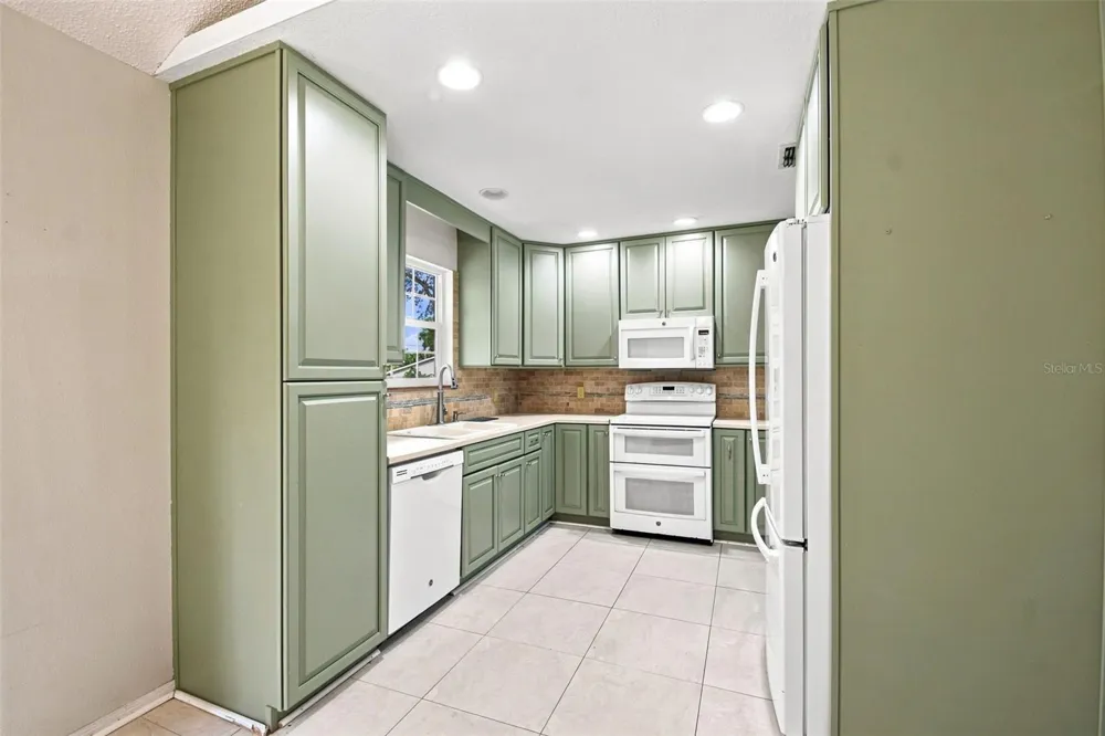 2720 BANYAN DRIVE Edgewater, FL 32141
