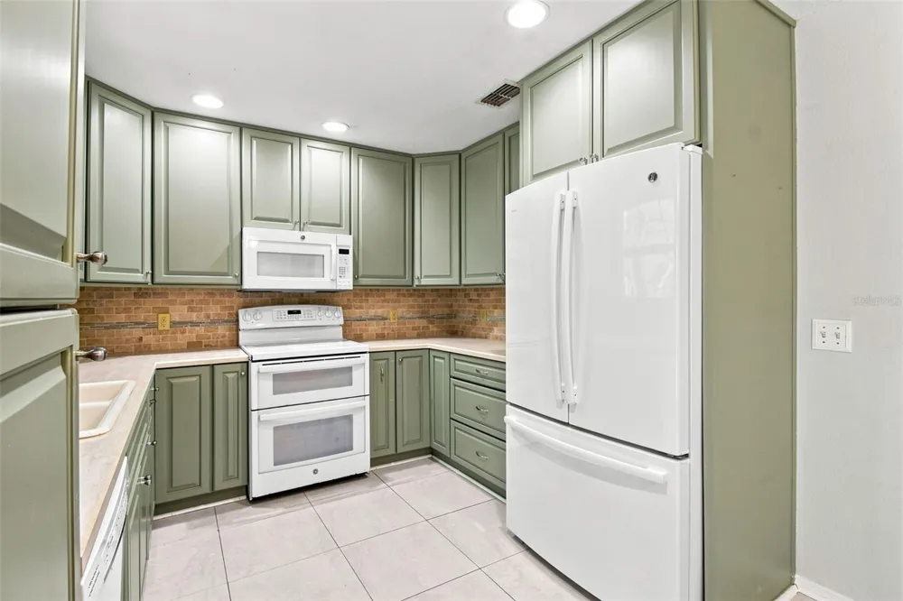 2720 BANYAN DRIVE Edgewater, FL 32141