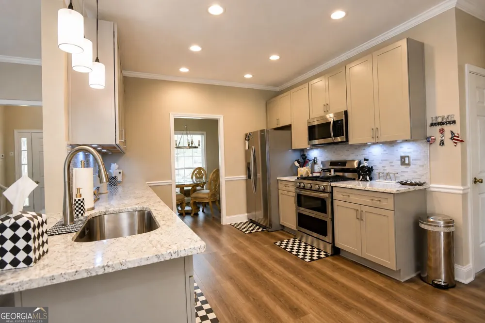 205 Leecroft CT Sugar Hill, GA 30518