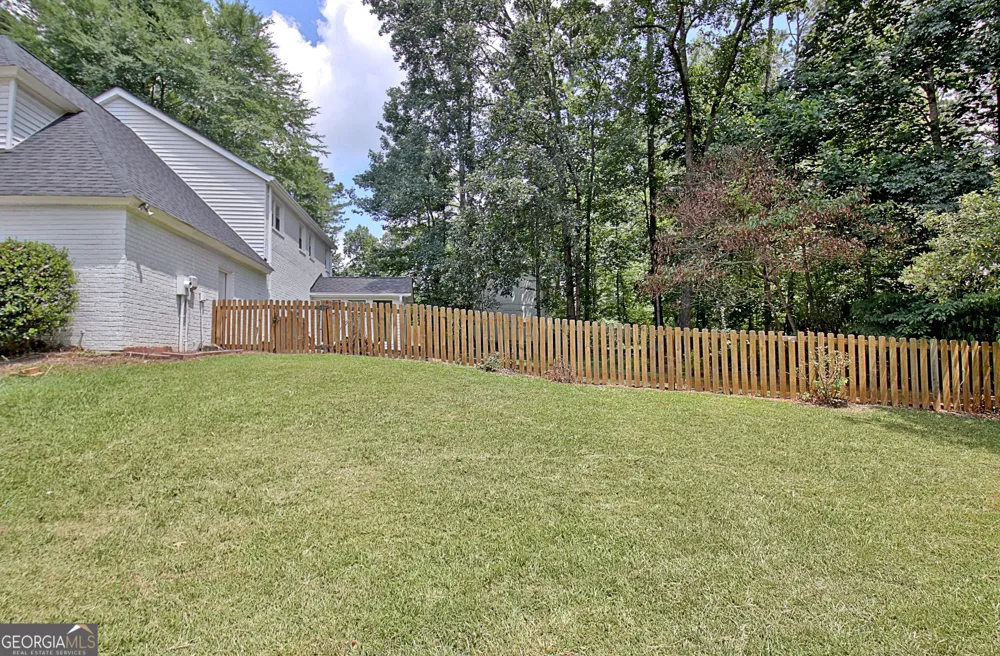1359 Fischer RD Sharpsburg, GA 30277
