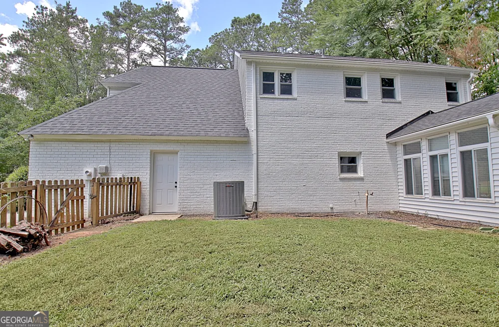 1359 Fischer RD Sharpsburg, GA 30277