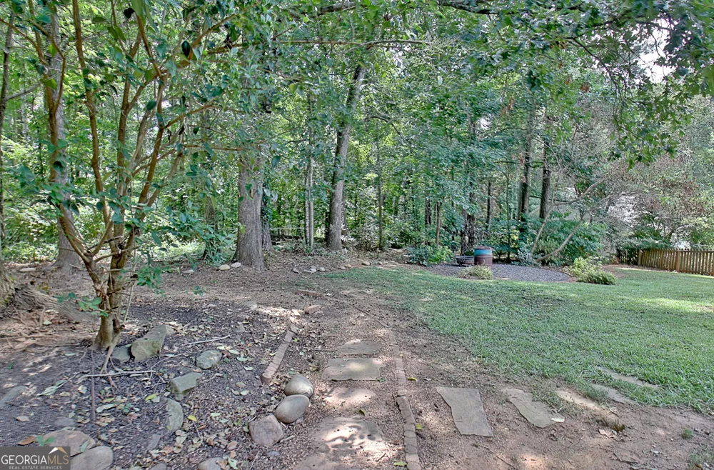 1359 Fischer RD Sharpsburg, GA 30277