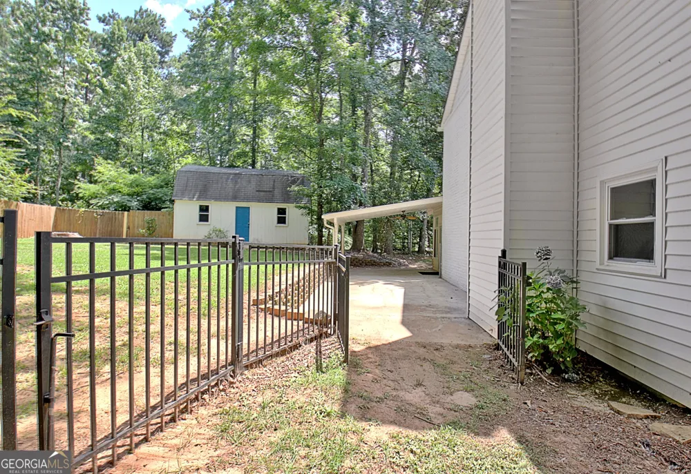 1359 Fischer RD Sharpsburg, GA 30277