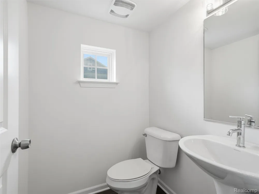 5927 Picall Drive Troy City, MI 48098