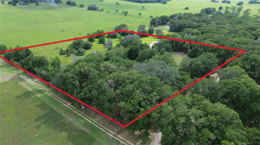 28430 ROBERTS DRIVE Brooksville, FL 34602