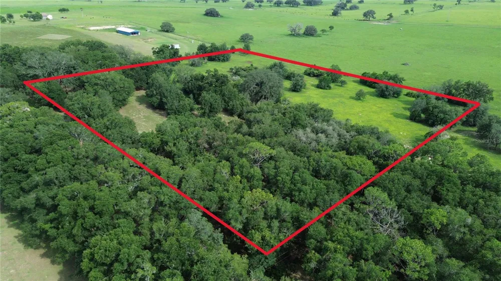 28430 ROBERTS DRIVE Brooksville, FL 34602