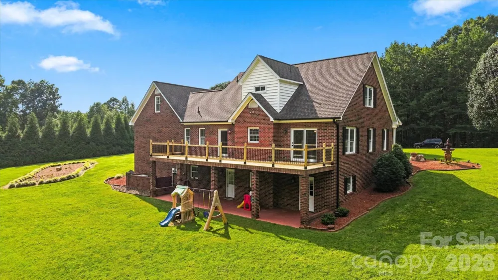 85 Charleston Court Hickory, NC 28601