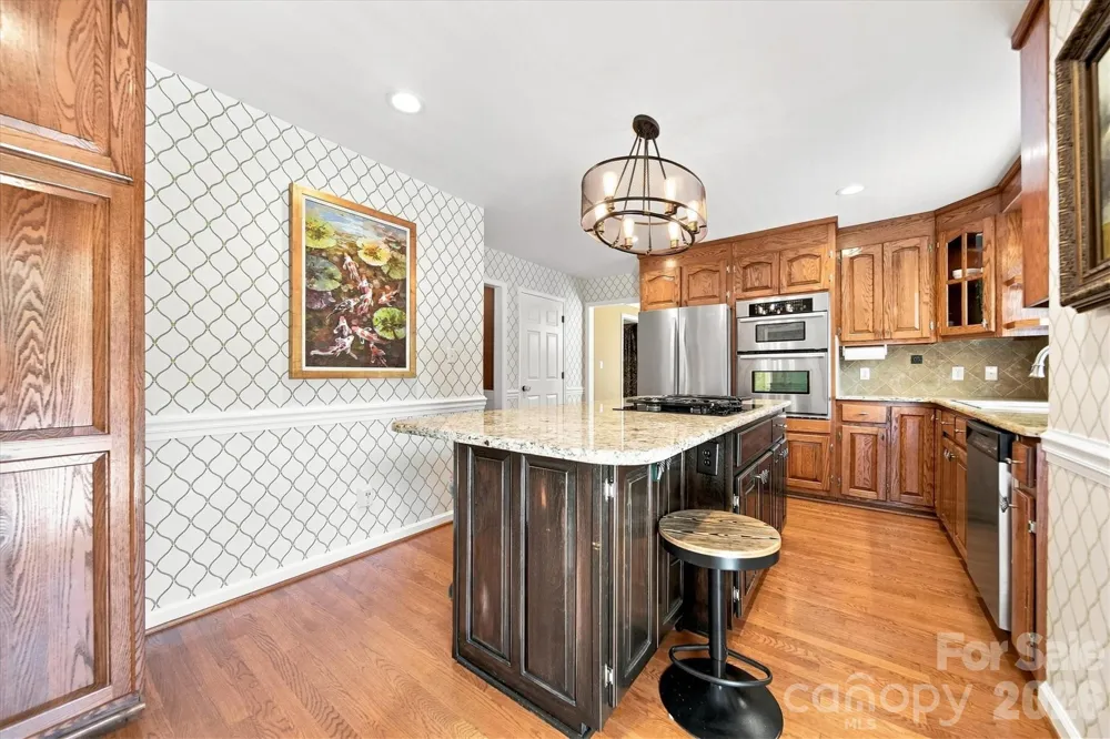 85 Charleston Court Hickory, NC 28601