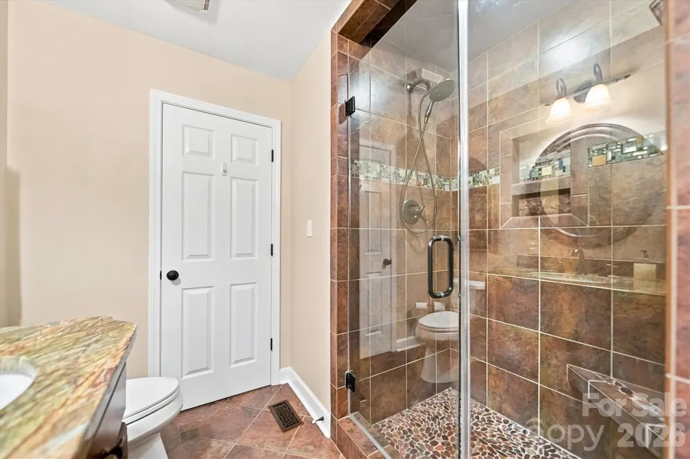 85 Charleston Court Hickory, NC 28601