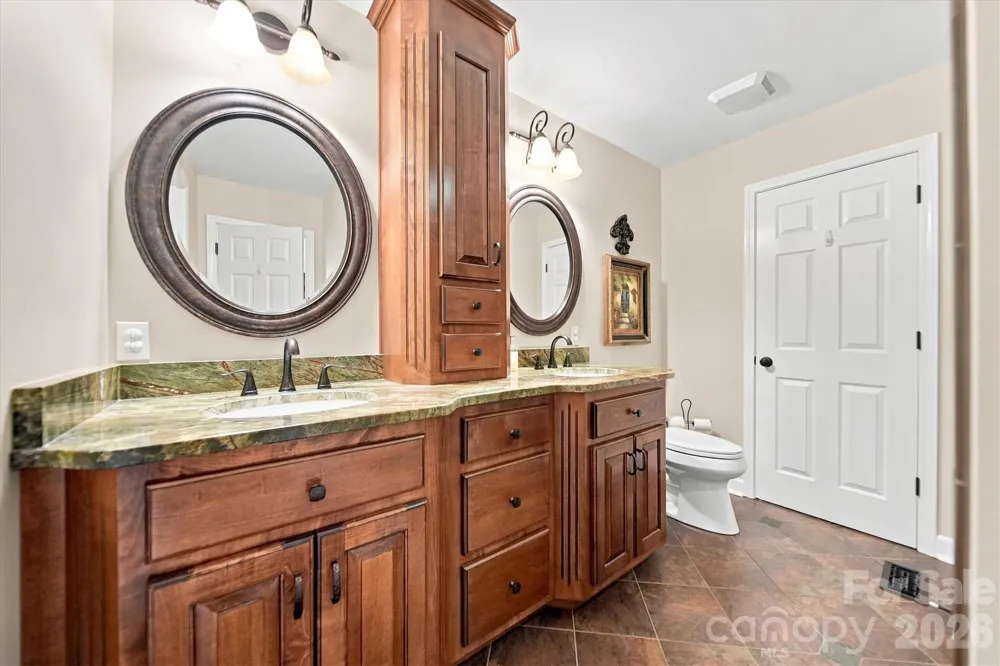 85 Charleston Court Hickory, NC 28601