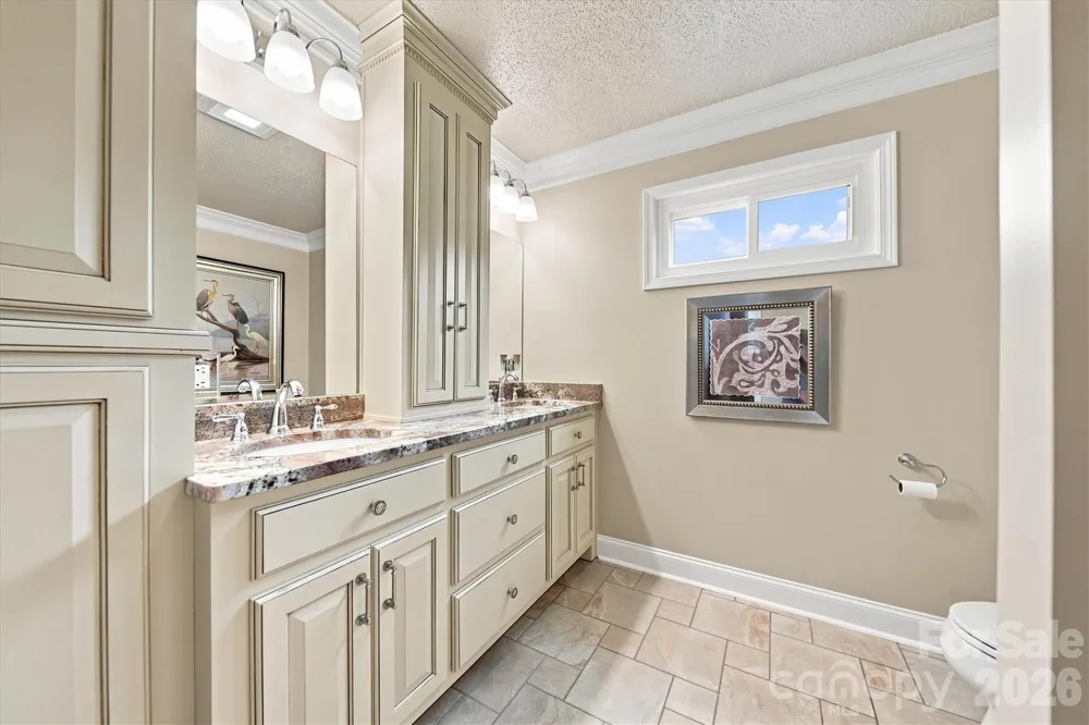 85 Charleston Court Hickory, NC 28601