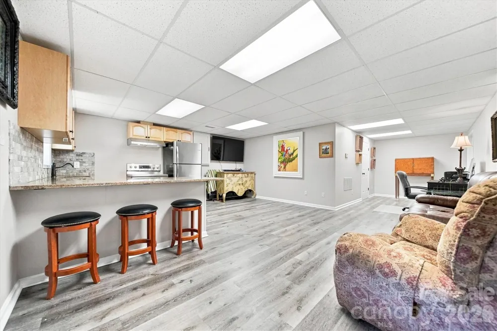 85 Charleston Court Hickory, NC 28601