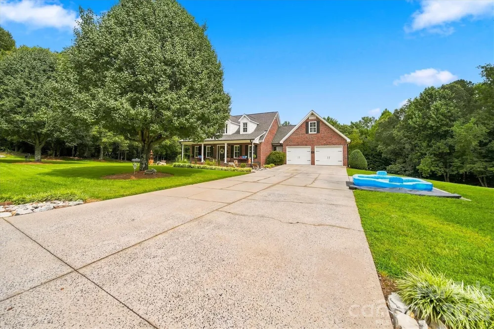 85 Charleston Court Hickory, NC 28601