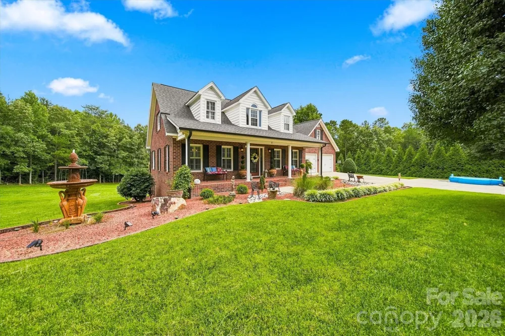 85 Charleston Court Hickory, NC 28601