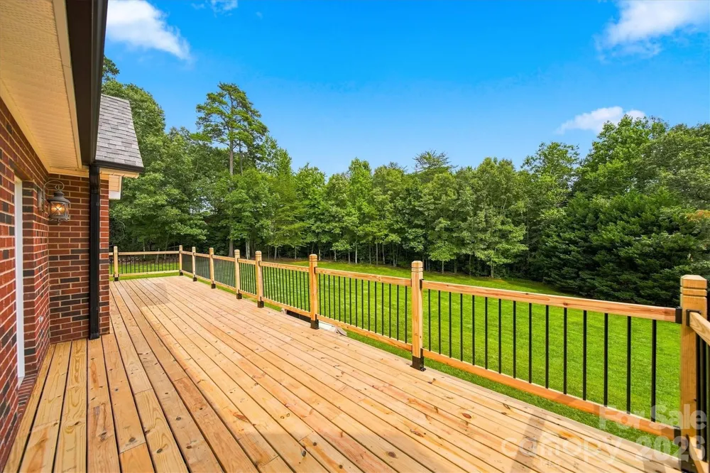 85 Charleston Court Hickory, NC 28601
